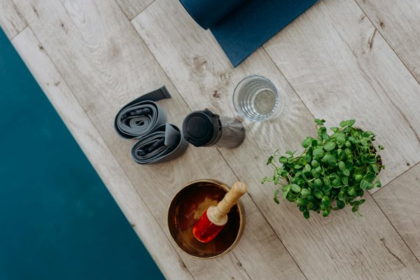 Quels sont les meilleurs conseils pour choisir des produits de soin anti-âge pour les peaux sensibles?